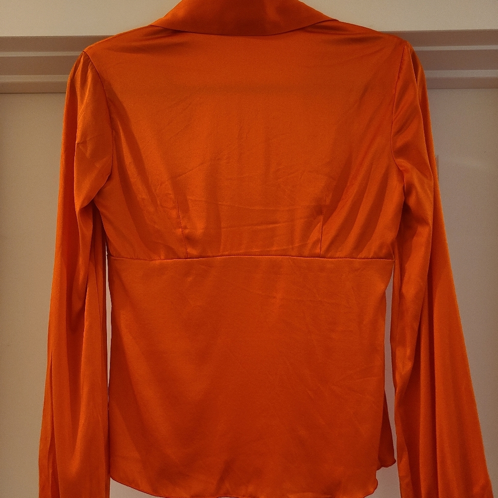 Trina Turk Los Angeles Orange Silk V Neck Long Sleeve Blouse Jeweled Cuffs Small - Picture 8 of 10